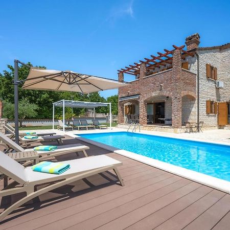 Paradis Villa Stone Queen With Heated Pool Butkovici  Экстерьер фото
