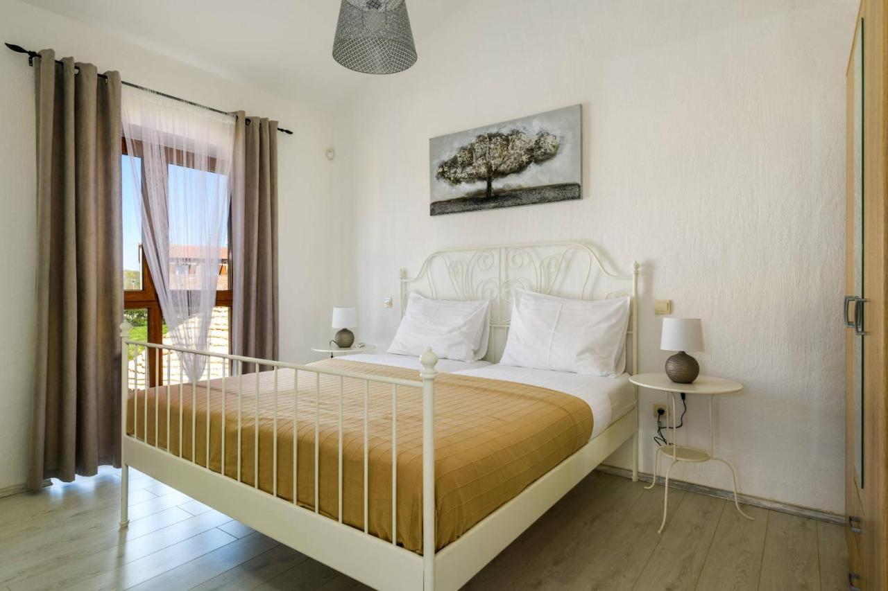 Paradis Villa Stone Queen With Heated Pool Butkovici  Экстерьер фото