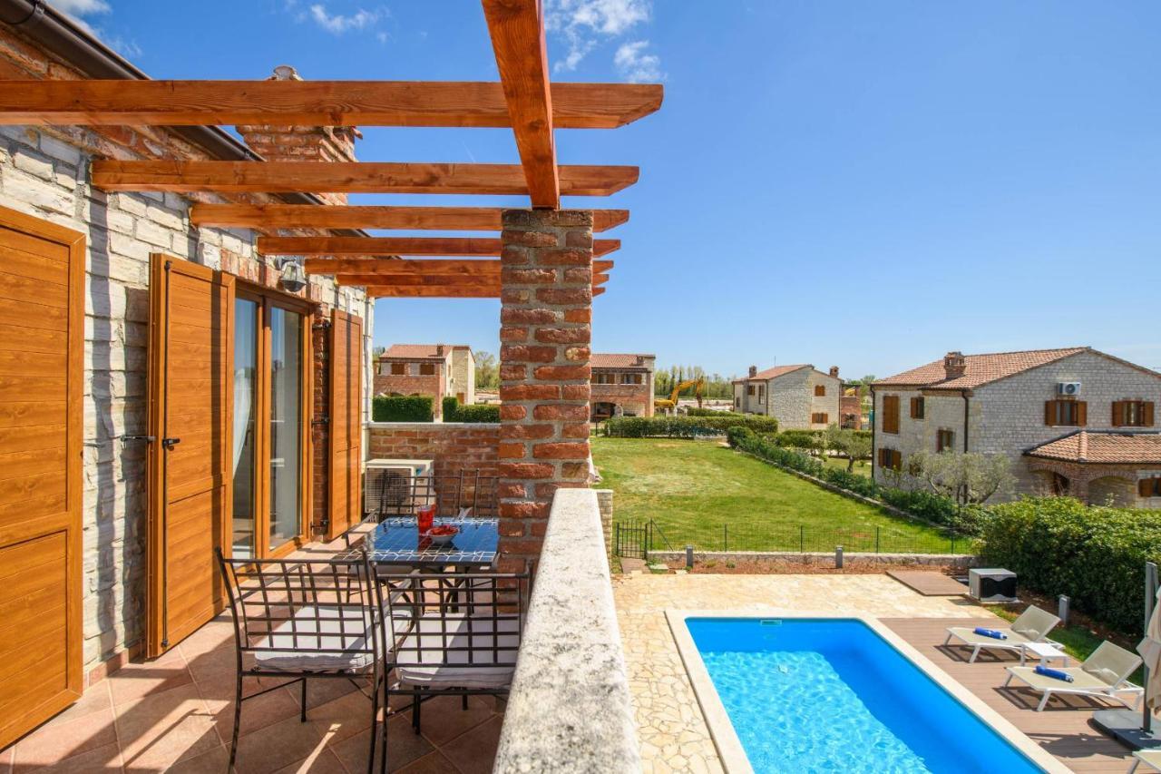 Paradis Villa Stone Queen With Heated Pool Butkovici  Экстерьер фото