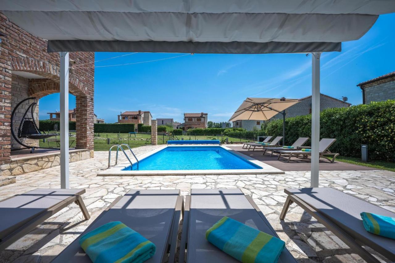 Paradis Villa Stone Queen With Heated Pool Butkovici  Экстерьер фото
