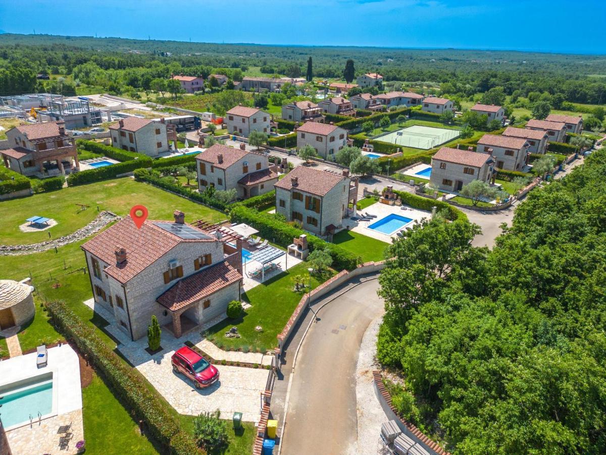 Paradis Villa Stone Queen With Heated Pool Butkovici  Экстерьер фото