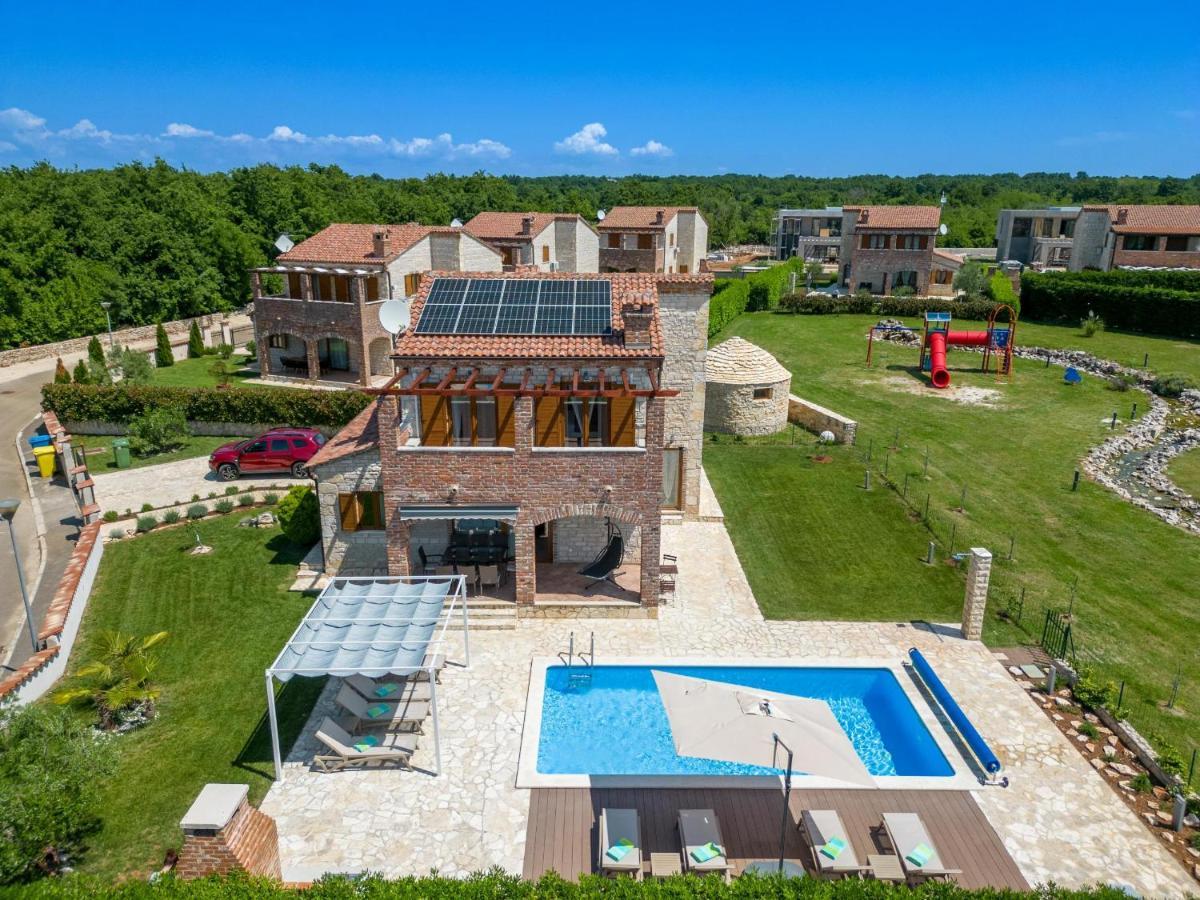 Paradis Villa Stone Queen With Heated Pool Butkovici  Экстерьер фото