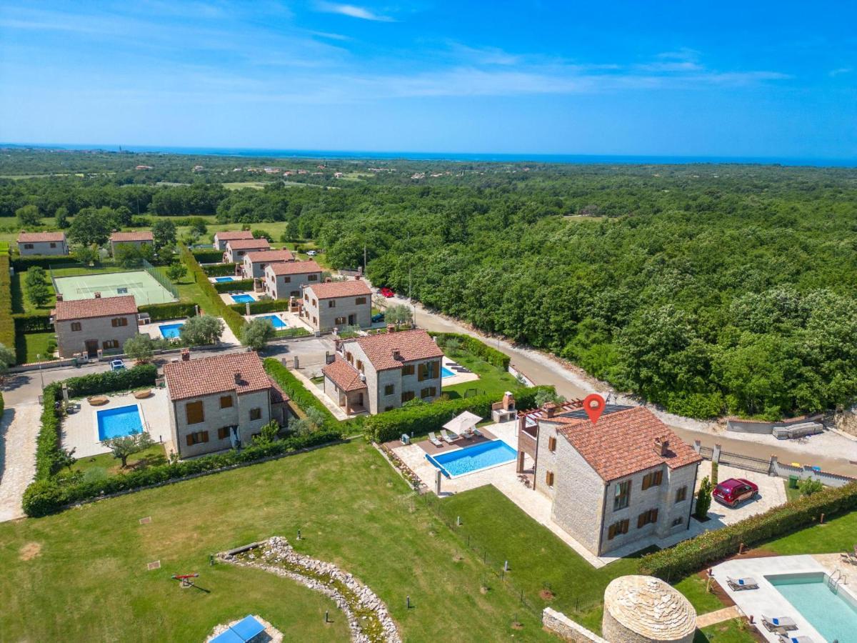 Paradis Villa Stone Queen With Heated Pool Butkovici  Экстерьер фото